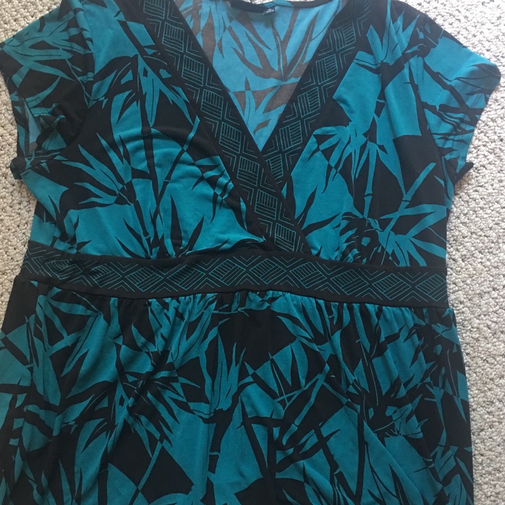 🌴 Beautiful Bamboo Printed Top